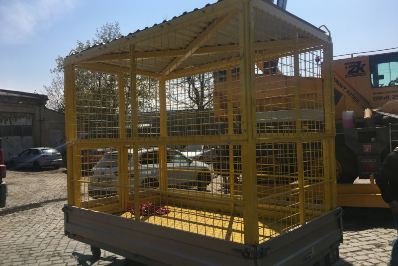 CRANE CAGE FOR 10 WORKERS  CRANE CAGE FOR 10 WORKERS