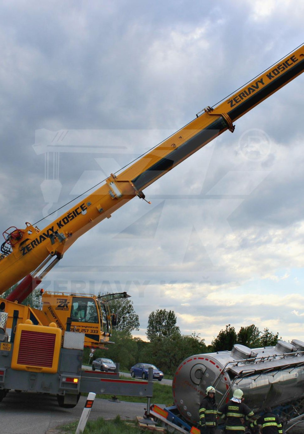 DOPRAVNÁ NEHODA CISTERNA  DOPRAVNÁ NEHODA CISTERNA