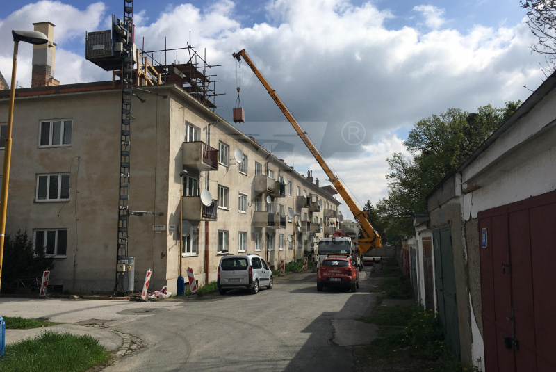 PŘÍSTAVBA STŘECHY  PŘÍSTAVBA STŘECHY