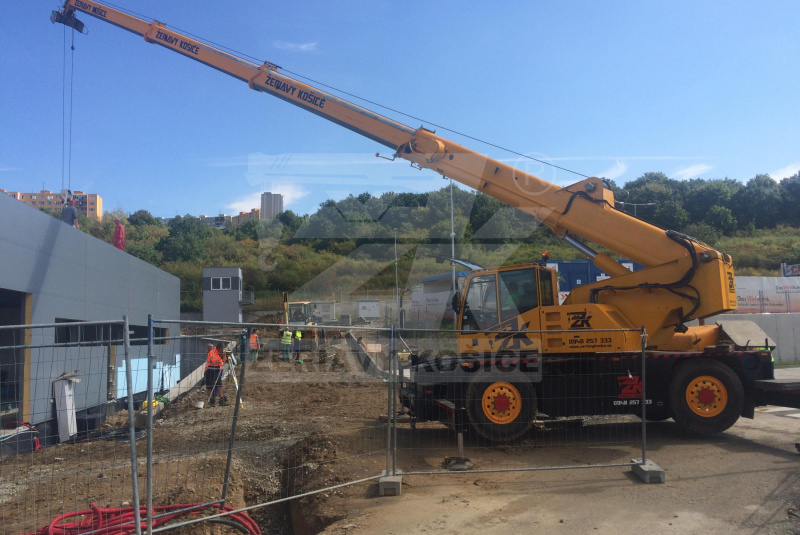 BY CRANE OPERATORS  BY CRANE OPERATORS