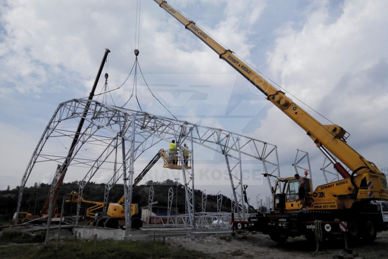 BY CRANE OPERATORS  BY CRANE OPERATORS