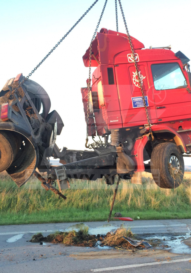 DOPRAVNÁ NEHODA SCANIA DOPRAVNÁ NEHODA SCANIA