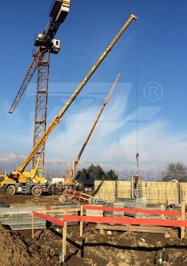 POKAZENÝ VEŽOVÝ ŽERIAV POKAZENÝ VEŽOVÝ ŽERIAV