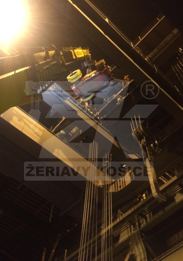 USS KOŠICE PORUCHA ŽERIAVOVEJ DRÁHY (NAOZAJ NA TESNO)  USS KOŠICE PORUCHA ŽERIAVOVEJ DRÁHY (NAOZAJ NA TESNO)