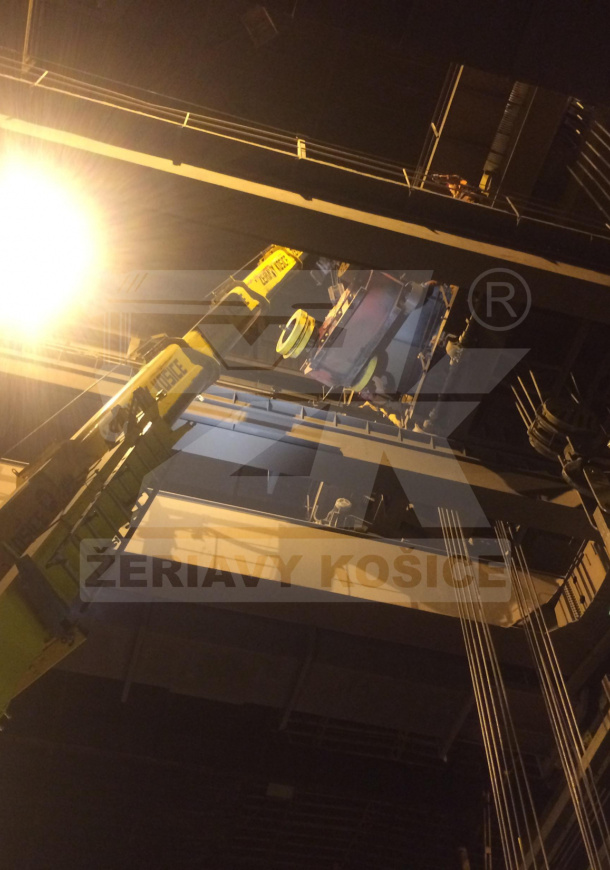 USS KOŠICE PORUCHA ŽERIAVOVEJ DRÁHY (NAOZAJ NA TESNO)  USS KOŠICE PORUCHA ŽERIAVOVEJ DRÁHY (NAOZAJ NA TESNO)