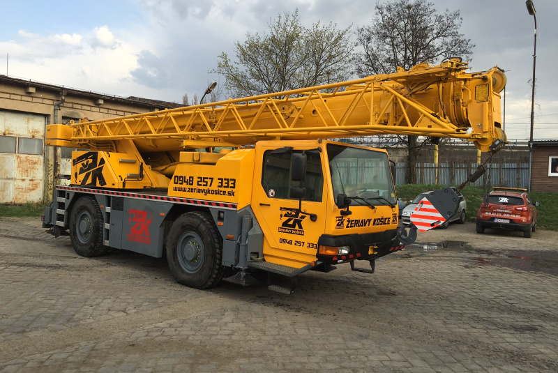 LIEBHERR LTM 1030/2  LIEBHERR LTM 1030/2
